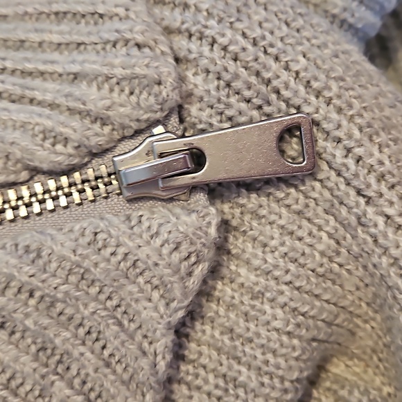 Talbots Sz M, Gray Cowl Neck Knit Sweater, Zipper Neck, NWOT! - Picture 8 of 9